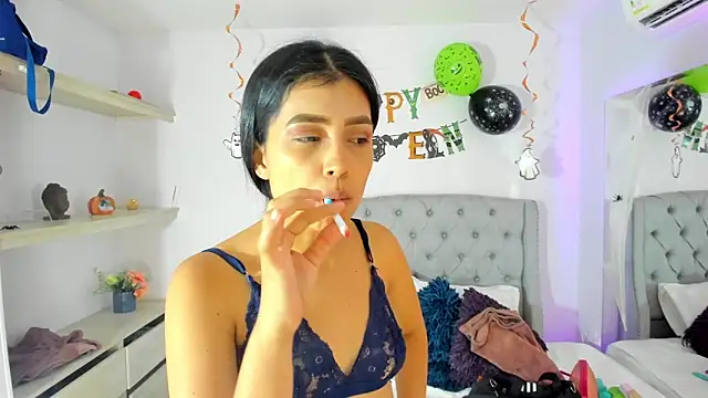 Snapshot of TianaReedd chatting on October 29, 2025, 12:29 pm TianaReedd online show from October 29, 2025, 12:29 pm