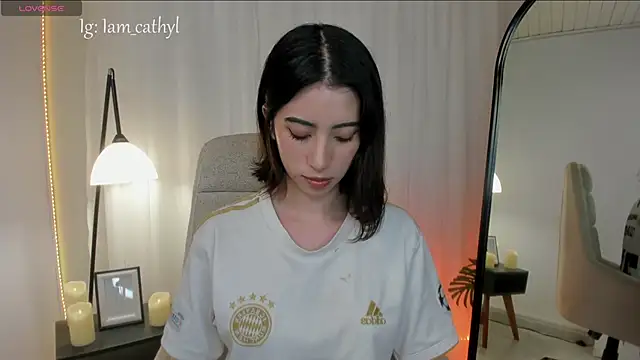 Catyloves online show from May 26, 2026, 9:55 pm