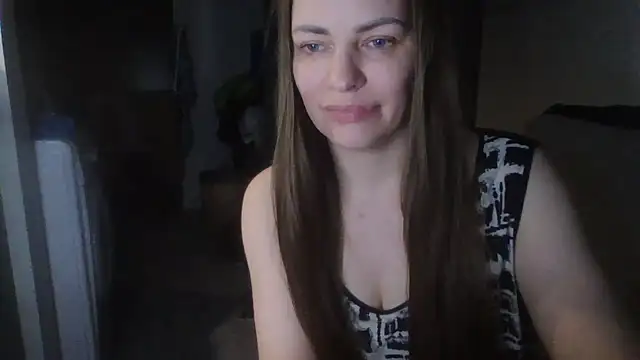 AnnaDiamond1 online show from May 10, 2026, 8:47 pm