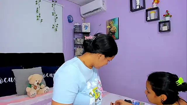 Snapshot of sara_mendez2 chatting on January 9, 2025, 11:56 pm sara mendez2 online show from January 9, 2025, 11:56 pm