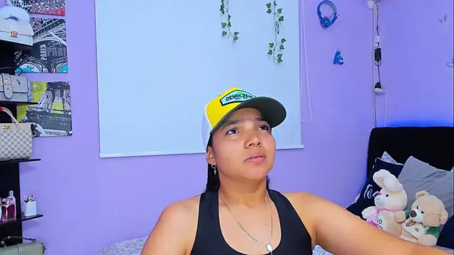 Snapshot of sara_mendez2 chatting on March 10, 2025, 11:06 pm sara mendez2 online show from March 10, 2025, 11:06 pm