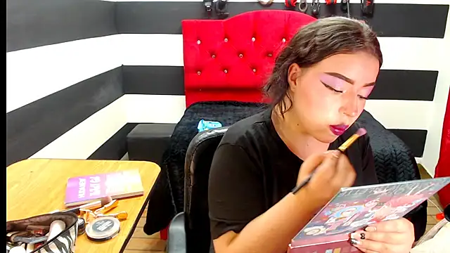 Snapshot of Marian_Ran chatting on December 23, 2024, 3:40 am Marian Ran online show from December 23, 2024, 3:40 am