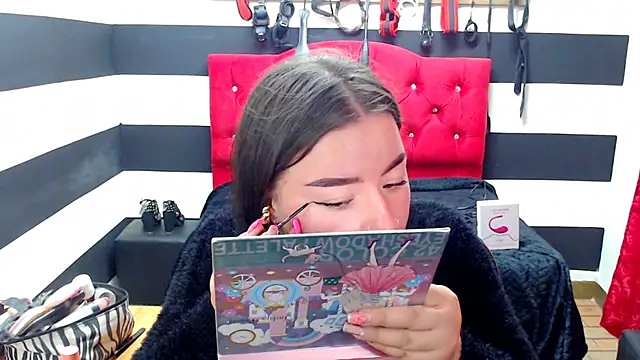 Snapshot of Marian_Ran chatting on January 14, 2025, 3:53 am Marian Ran online show from January 14, 2025, 3:53 am