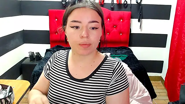 Snapshot of Marian_Ran chatting on January 16, 2025, 5:11 am Marian Ran online show from January 16, 2025, 5:11 am