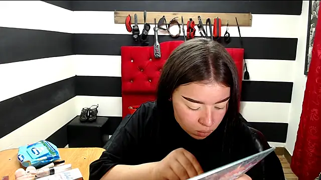 Snapshot of Marian_Ran chatting on February 3, 2025, 3:20 am Marian Ran online show from February 3, 2025, 3:20 am