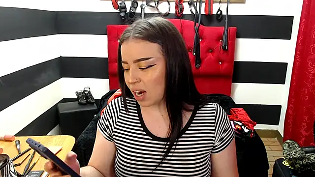 Snapshot of Marian_Ran chatting on February 10, 2025, 3:03 am Marian Ran online show from February 10, 2025, 3:03 am