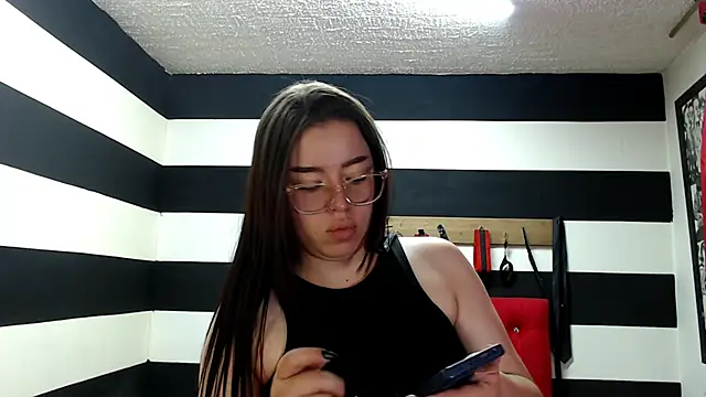 Snapshot of Marian_Ran chatting on February 20, 2025, 3:01 am Marian Ran online show from February 20, 2025, 3:01 am