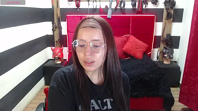 Snapshot of Marian_Ran chatting on October 6, 2025, 3:59 am Marian Ran online show from October 6, 2025, 3:59 am