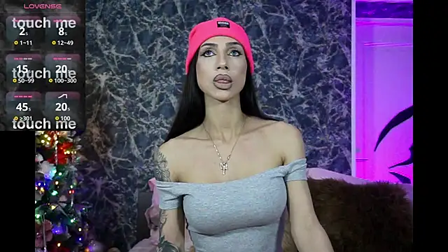 BrianaGolddenn online show from December 21, 2025, 6:04 pm