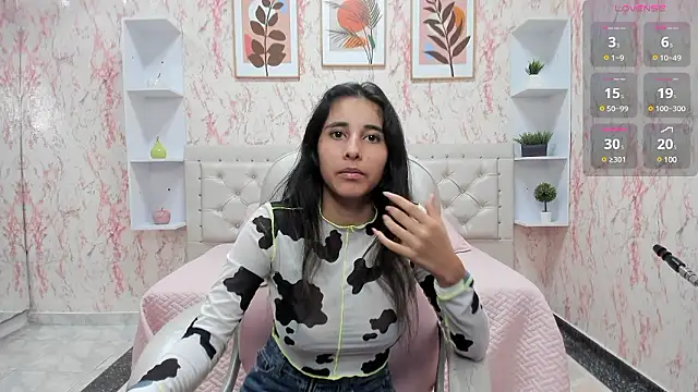 VICTORIA HOUSTON online show from December 2, 2024, 3:26 am