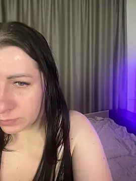 Evelinia online show from December 26, 2024, 1:32 pm