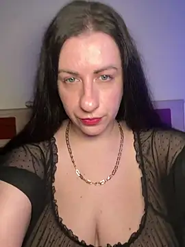 Evelinia online show from May 14, 2026, 3:41 pm