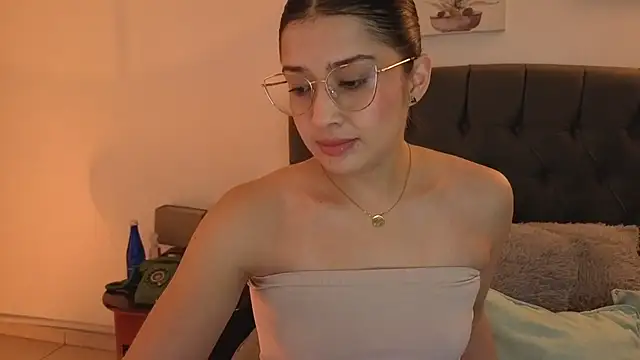 Emma Lombardi online show from December 17, 2025, 1:06 pm