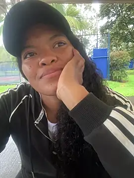 Snapshot of ALISSONREYEZ chatting on March 5, 2025, 10:10 pm ALISSONREYEZ online show from March 5, 2025, 10:10 pm