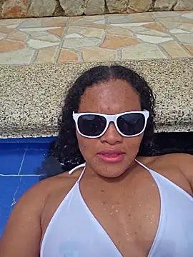 Snapshot of ALISSONREYEZ chatting on March 9, 2025, 4:00 pm ALISSONREYEZ online show from March 9, 2025, 4:00 pm