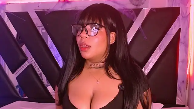 MelannyTylor online show from October 8, 2025, 5:27 am