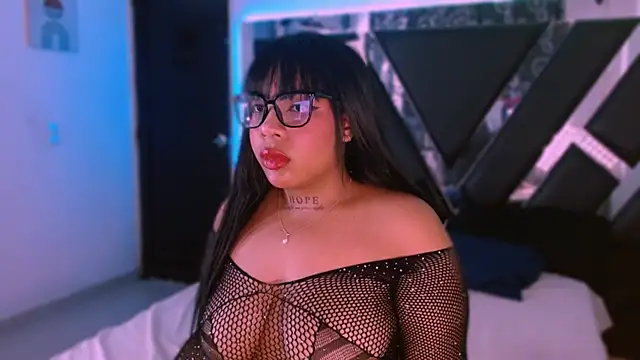 MelannyTylor online show from March 17, 2026, 2:27 am