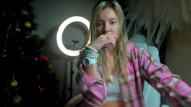 foxy blond online show from December 22, 2025, 12:18 am