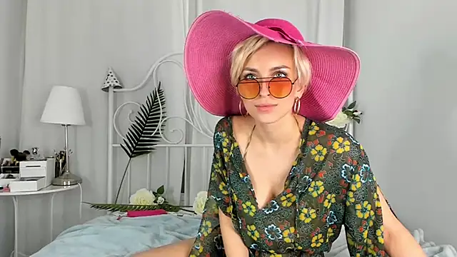 Snapshot of SakuFox chatting on February 2, 2025, 4:15 am SakuFox online show from February 2, 2025, 4:15 am