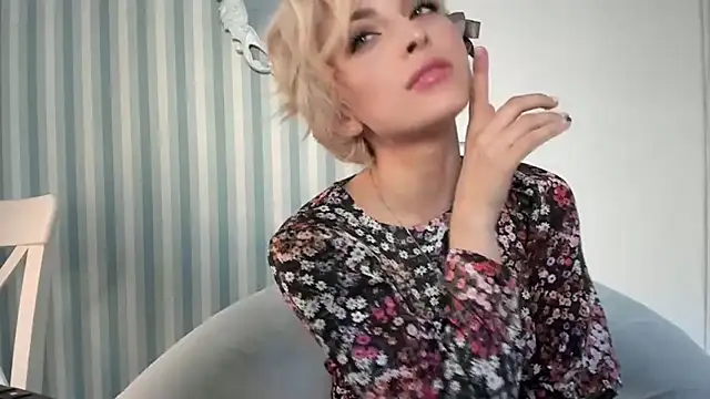 Snapshot of SakuFox chatting on March 13, 2025, 7:50 pm SakuFox online show from March 13, 2025, 7:50 pm