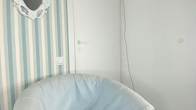 Snapshot of SakuFox chatting on March 19, 2025, 7:17 pm SakuFox online show from March 19, 2025, 7:17 pm