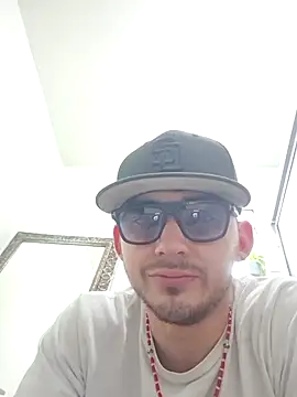kevinsito1 online show from May 25, 2026, 4:24 pm