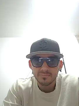 kevinsito1 online show from May 27, 2026, 10:40 pm