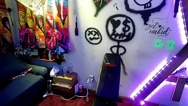 Snapshot of KRYZTALYNXXX chatting on January 20, 2025, 11:54 pm KRYZTALYNXXX online show from January 20, 2025, 11:54 pm