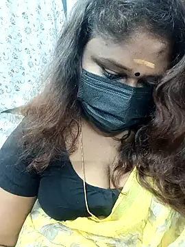 Snapshot of simran21 chatting on December 18, 2024, 9:29 pm simran21 online show from December 18, 2024, 9:29 pm