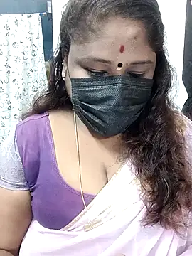 Snapshot of simran21 chatting on January 17, 2025, 2:07 pm simran21 online show from January 17, 2025, 2:07 pm