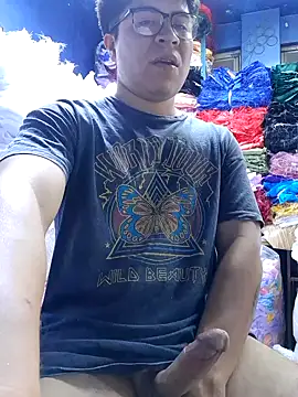 Snapshot of strokvic chatting on October 28, 2025, 11:18 pm strokvic online show from October 28, 2025, 11:18 pm