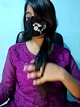 Snapshot of Sadika- chatting on December 6, 2024, 5:33 pm Sadika- online show from December 6, 2024, 5:33 pm