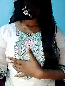 Snapshot of Sadika- chatting on December 7, 2024, 6:15 pm Sadika- online show from December 7, 2024, 6:15 pm