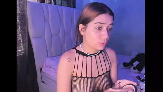 KittyKlum online show from January 24, 2025, 4:06 pm