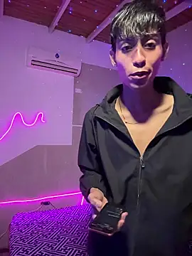 Mauuu18 online show from November 14, 2025, 12:53 am