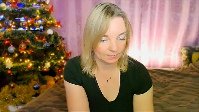 Snapshot of Regina__blue chatting on December 19, 2024, 3:52 pm Regina  blue online show from December 19, 2024, 3:52 pm