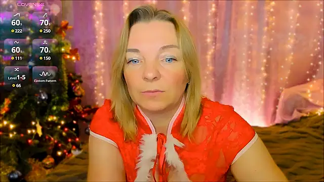 Snapshot of Regina__blue chatting on December 25, 2024, 8:17 pm Regina  blue online show from December 25, 2024, 8:17 pm