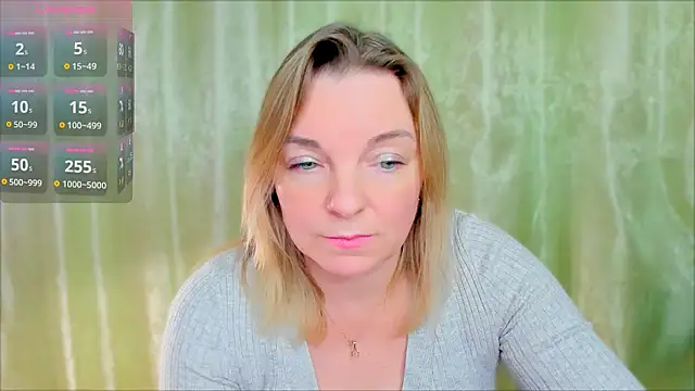 Snapshot of Regina__blue chatting on February 6, 2025, 7:40 pm Regina  blue online show from February 6, 2025, 7:40 pm