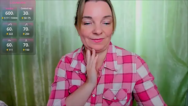 Snapshot of Regina__blue chatting on February 13, 2025, 11:50 am Regina  blue online show from February 13, 2025, 11:50 am