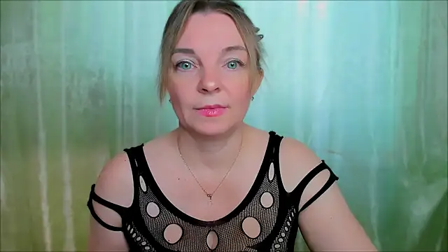 Snapshot of Regina__blue chatting on February 21, 2025, 11:55 am Regina  blue online show from February 21, 2025, 11:55 am