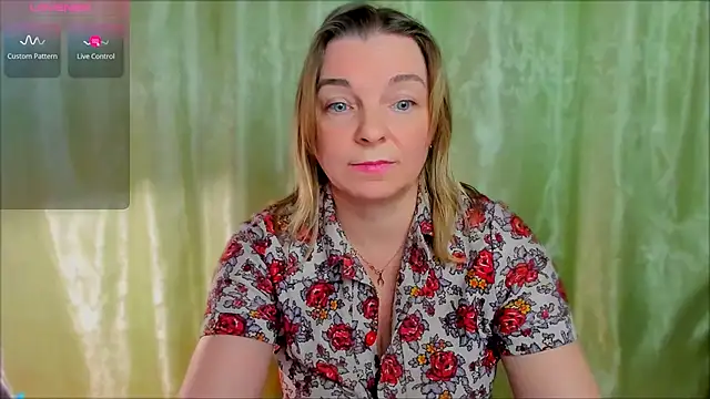 Snapshot of Regina__blue chatting on March 16, 2025, 11:36 pm Regina  blue online show from March 16, 2025, 11:36 pm