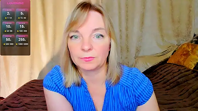 Snapshot of Regina__blue chatting on September 12, 2025, 6:41 pm Regina  blue online show from September 12, 2025, 6:41 pm