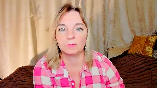 Snapshot of Regina__blue chatting on October 27, 2025, 3:16 pm Regina  blue online show from October 27, 2025, 3:16 pm