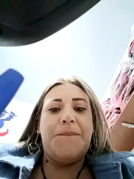 Isabellaa Garcia  online show from February 1, 2025, 9:40 pm