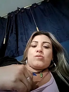 Isabellaa Garcia  online show from February 5, 2025, 3:23 am