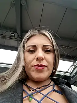 Isabellaa Garcia  online show from February 21, 2025, 2:59 pm