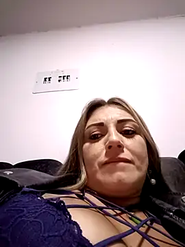 Isabellaa Garcia  online show from February 22, 2025, 4:30 pm
