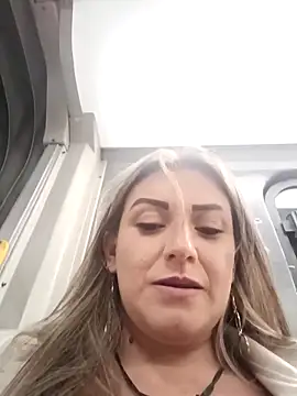 Isabellaa Garcia  online show from March 7, 2025, 2:04 am