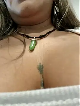 Isabellaa Garcia  online show from March 13, 2025, 8:43 pm