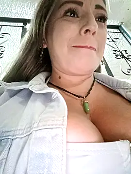 Isabellaa Garcia  online show from March 14, 2025, 5:46 pm
